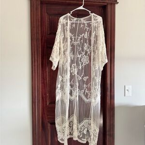 Charlotte Russe Cream Floral Lace Robe